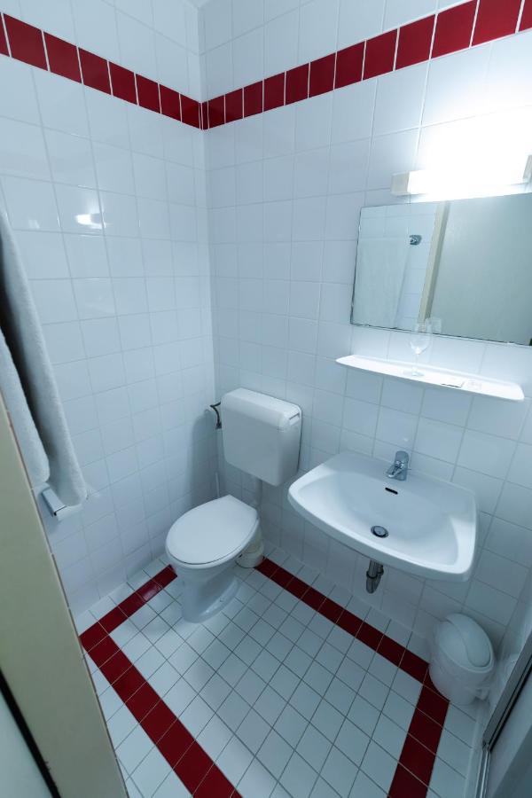 Hotel Am Limes Enns Bagian luar foto