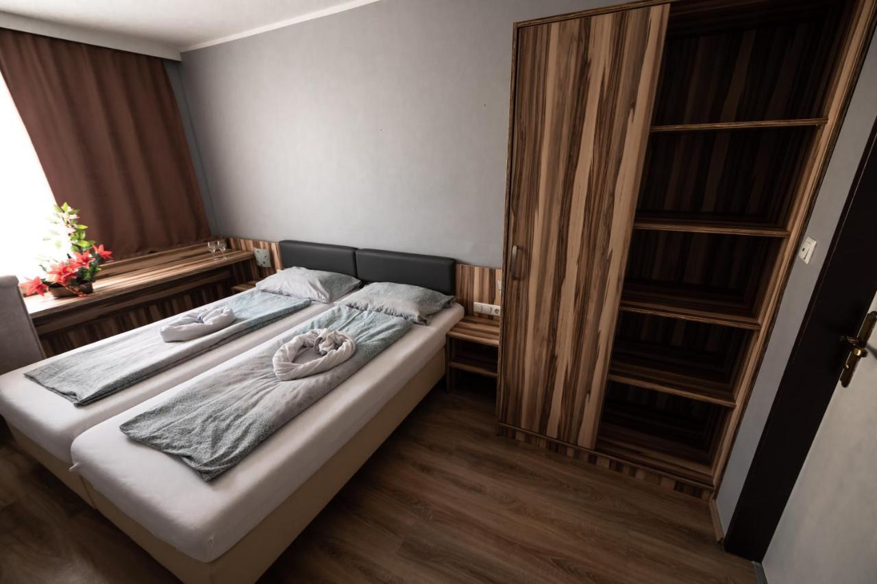 Hotel Am Limes Enns Bagian luar foto