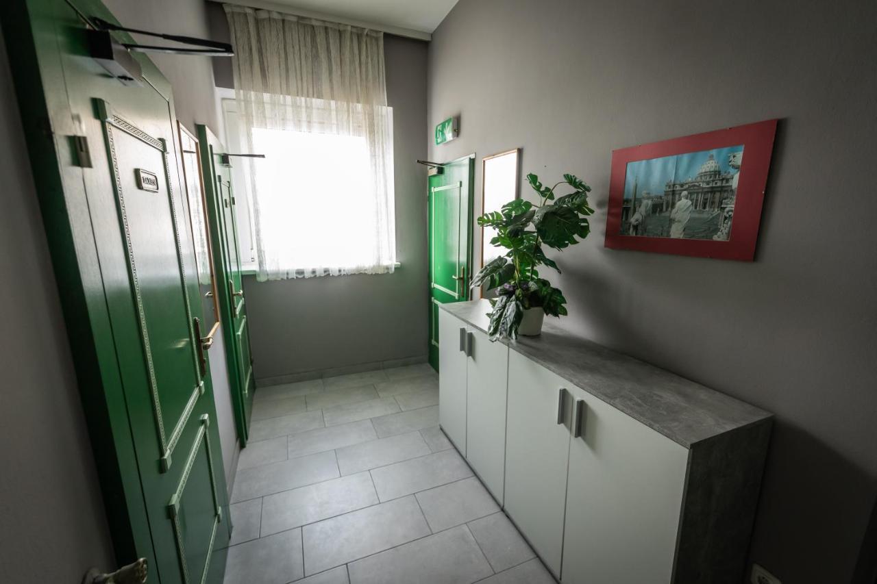 Hotel Am Limes Enns Bagian luar foto
