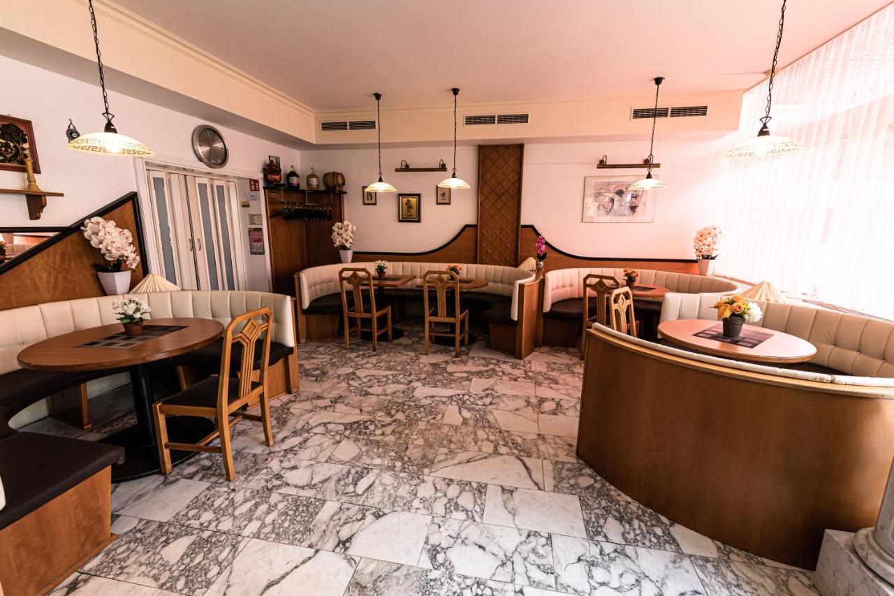 Hotel Am Limes Enns Bagian luar foto
